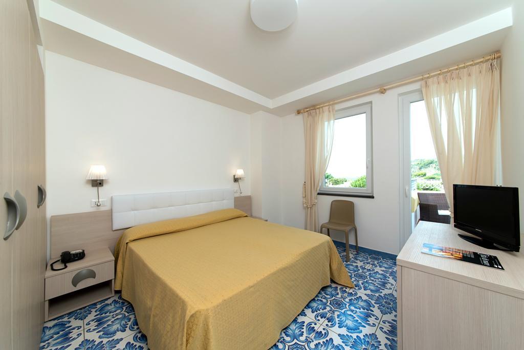 Le Canne Family Resort & Spa Forio  Room photo