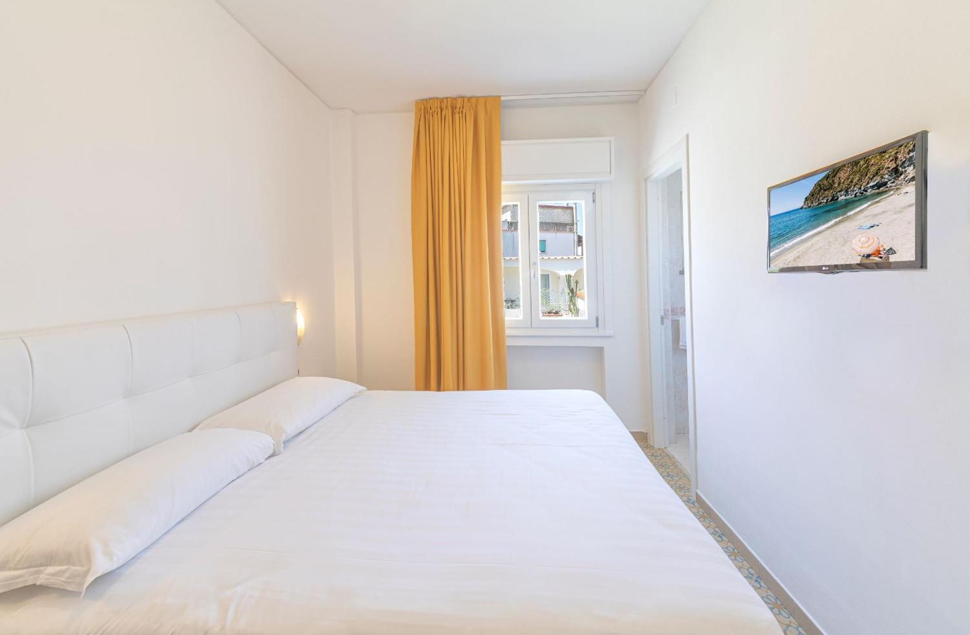 Le Canne Family Resort & Spa Forio  Exterior photo